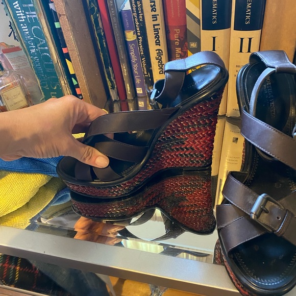 Bottega Veneta wedge authentic everything I own or sell is authentic - Picture 5 of 5